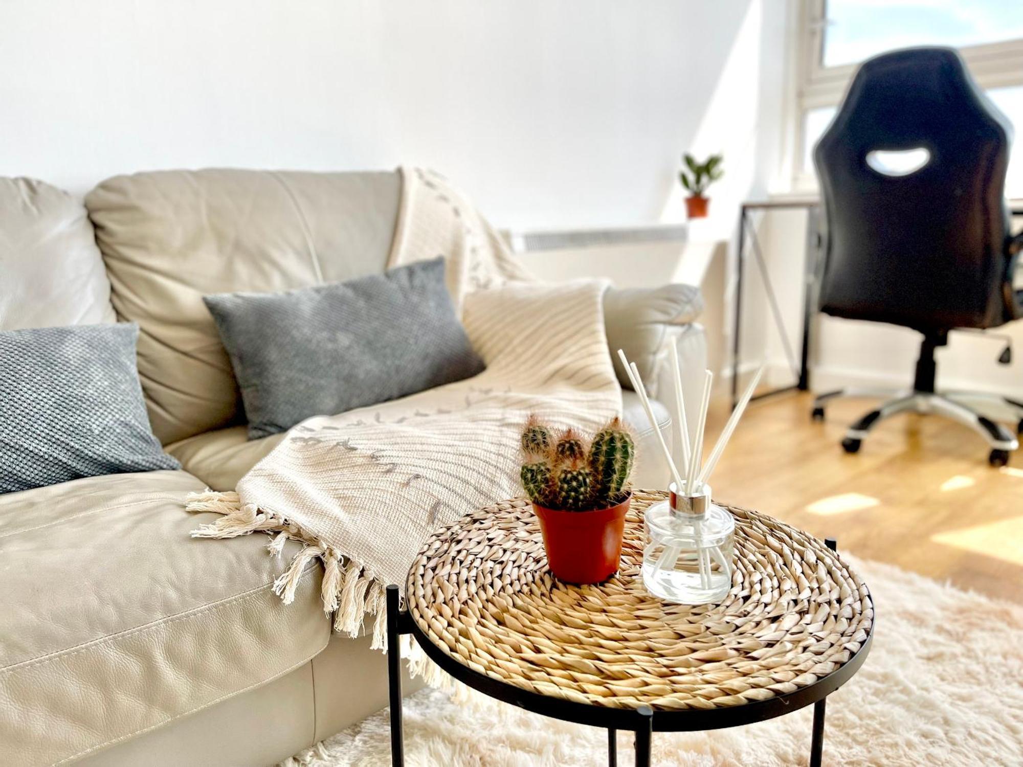 Paddington Flat Close To Station With Patio * Londra