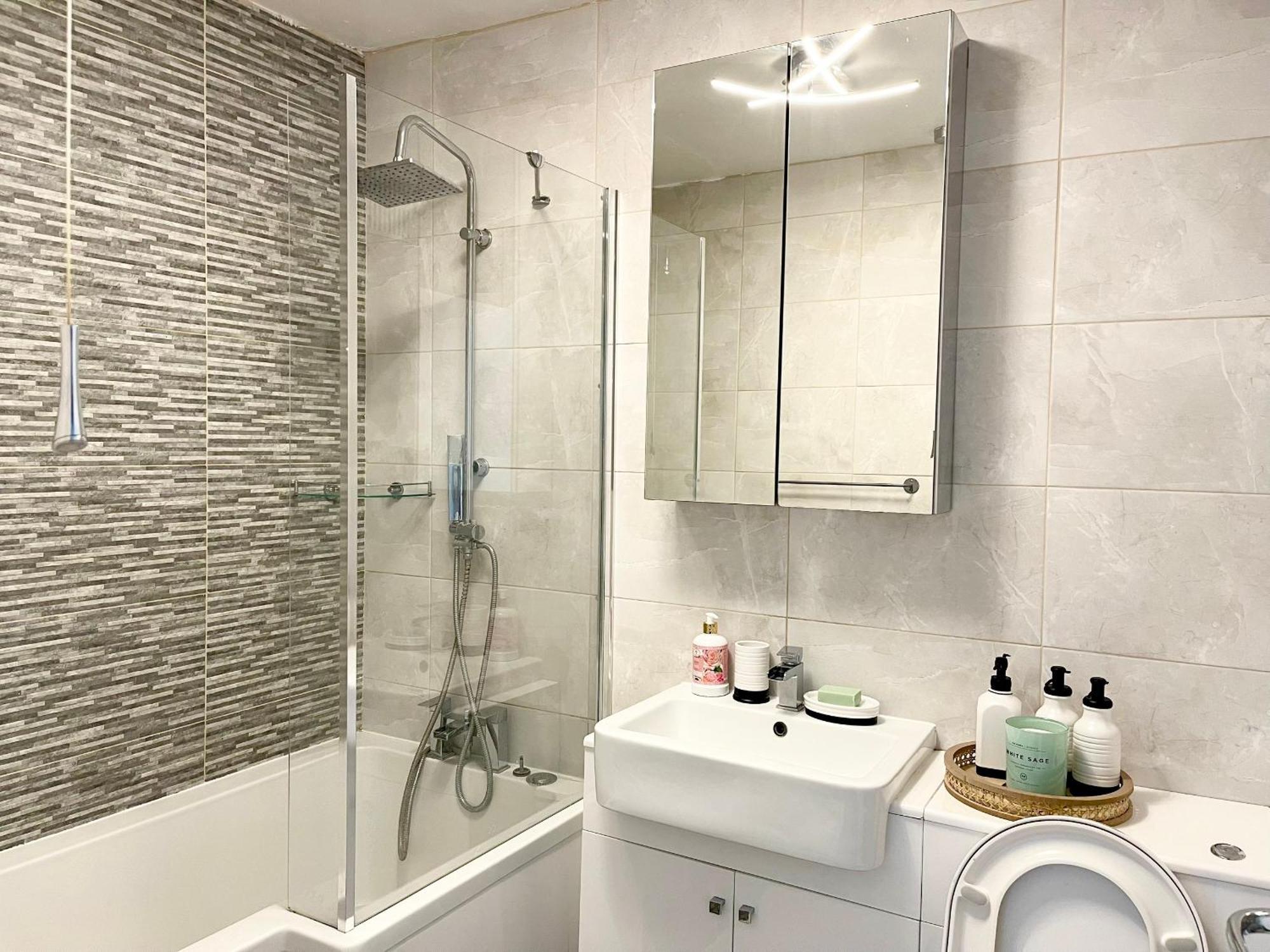 Paddington Flat Close To Station With Patio Appartamento Londra